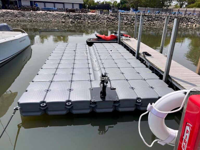 Jet Boat Docks By Gulf Stream Docks